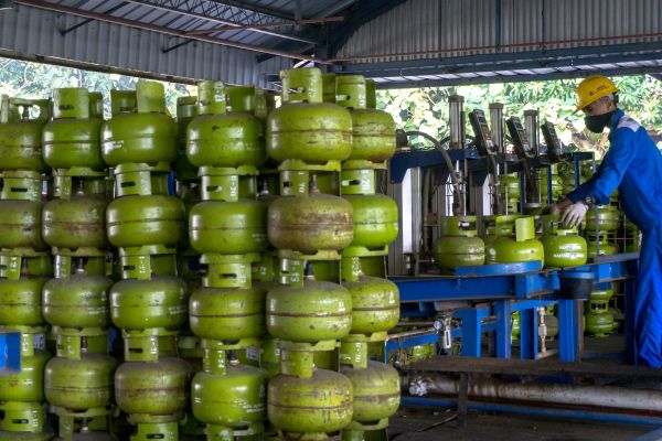  Berdasarkan UU APBN 2020, Semestinya 30,3 Juta Rakyat Miskin Dapat Gas Melon Gratis Selama Setahun