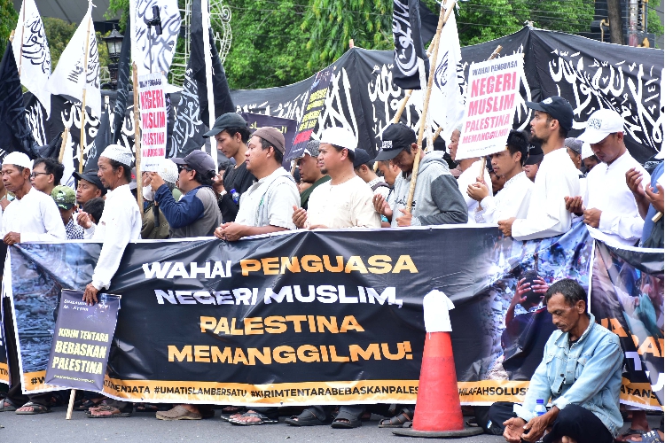  Ribuan Umat Islam di Semarang Gelar Aksi Bela Palestina